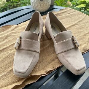 New Deltan healed loafers. Size 9